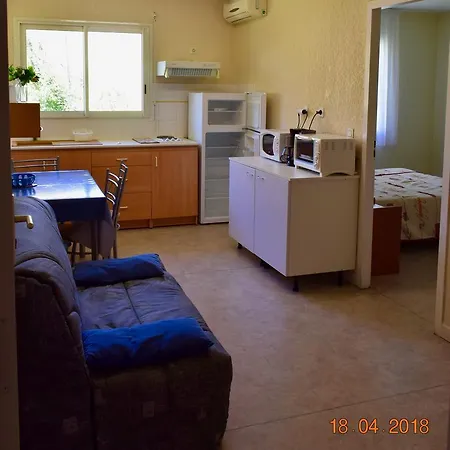 Résidence Hotelière Les Acanthes 2*